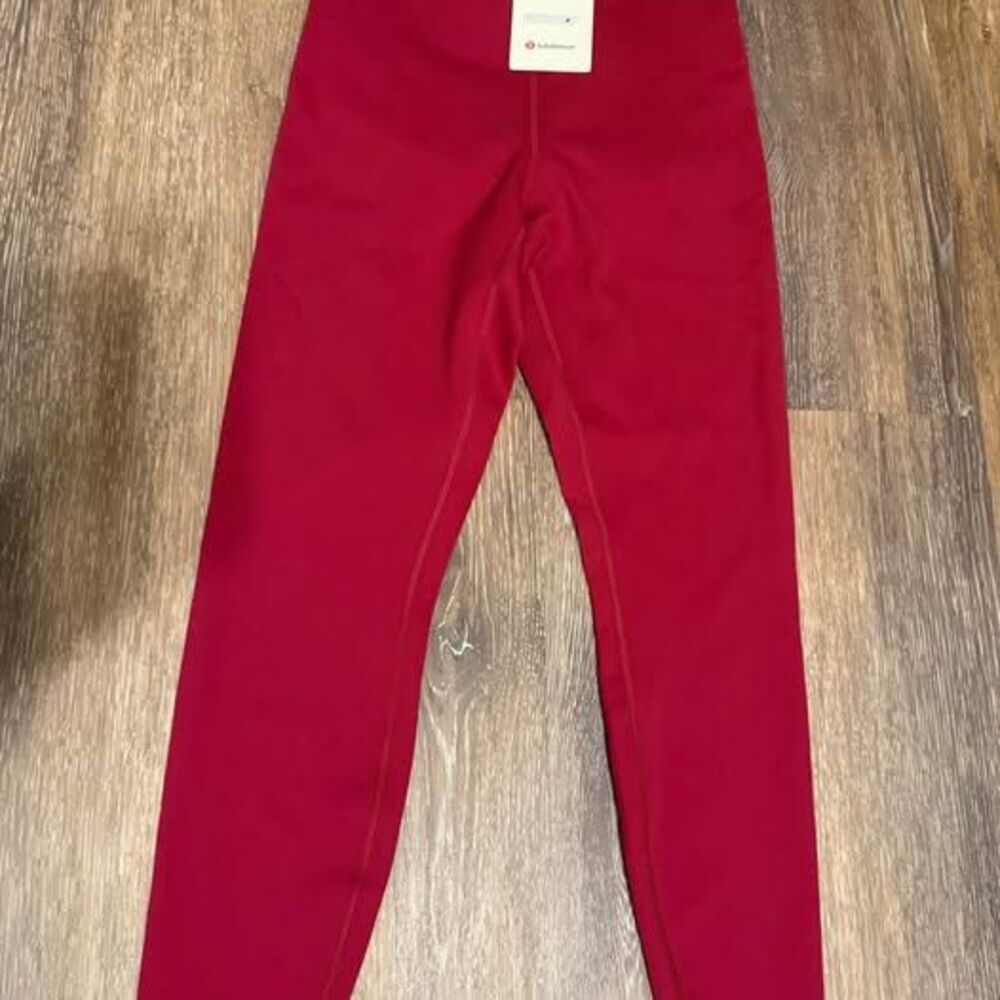 Lululemon Glow Up size 8 Magenta Smoke